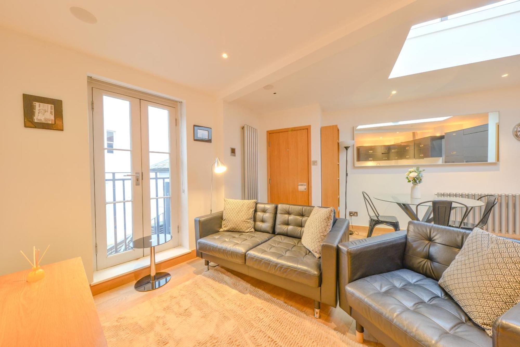 Central Two Bedroom Apartments St Albans By Central Stays Short Lets & Serviced Accommodation With Free Parking Phòng bức ảnh