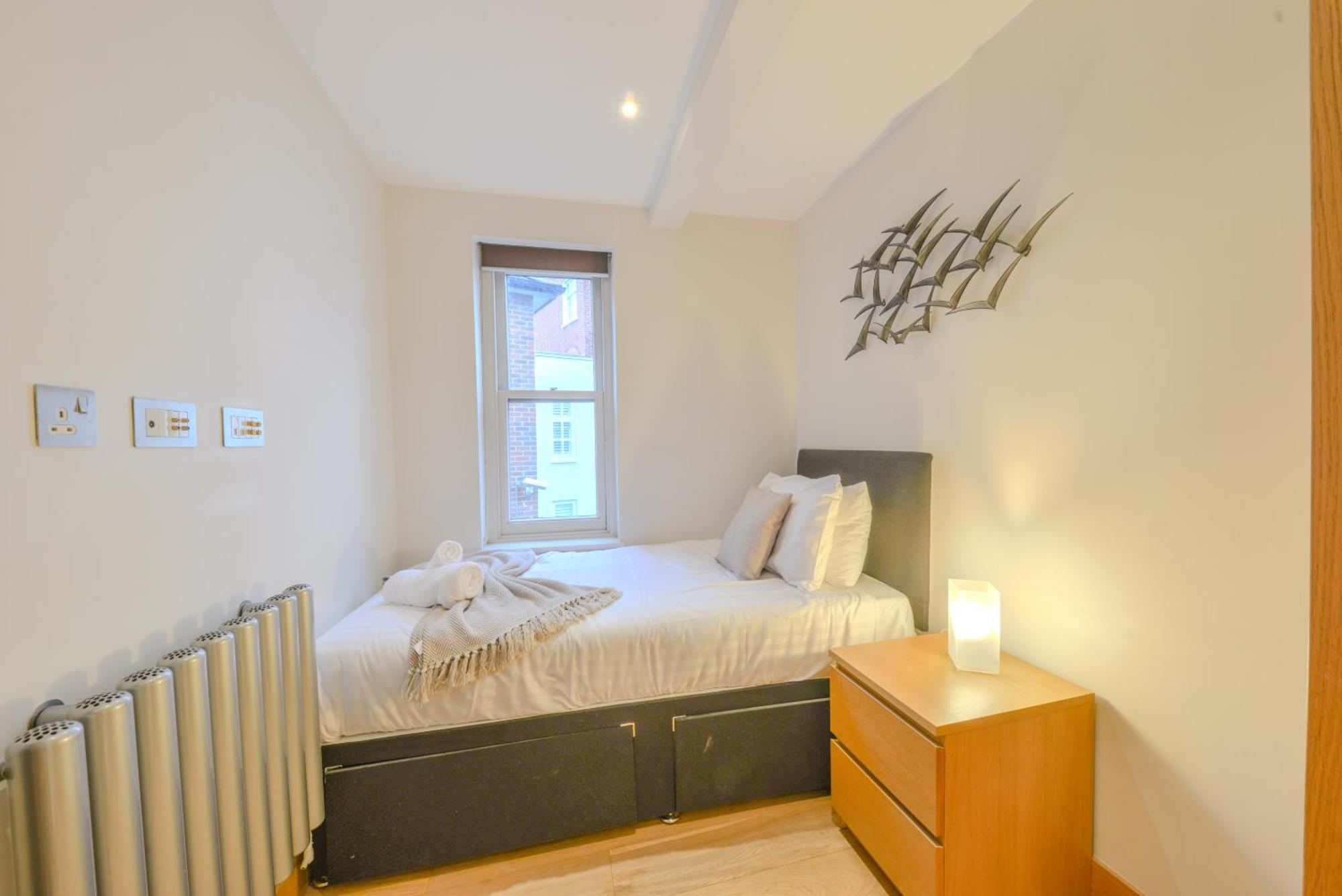 Central Two Bedroom Apartments St Albans By Central Stays Short Lets & Serviced Accommodation With Free Parking Ngoại thất bức ảnh